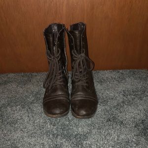 Combat boots